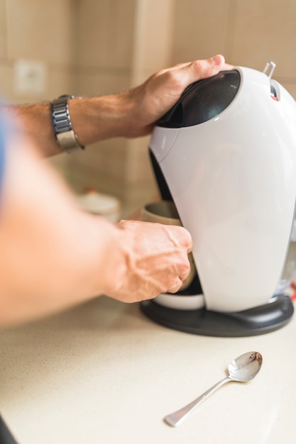 Bebidas Quentes com Estilo: Dicas para Escolher a melhor Cafeteira Elétrica 1 bebidas quentes com estilo dicas para escolher a melhor cafeteira eletrica