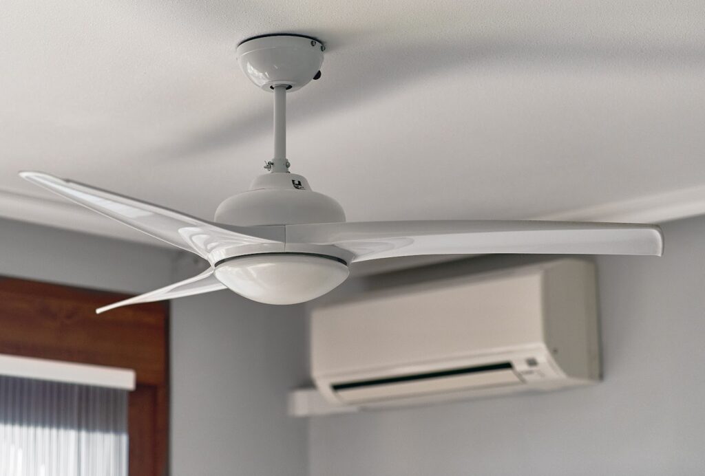 Como escolher o ventilador de teto ideal para sua casa? 3 ceiling fan and air conditioning
